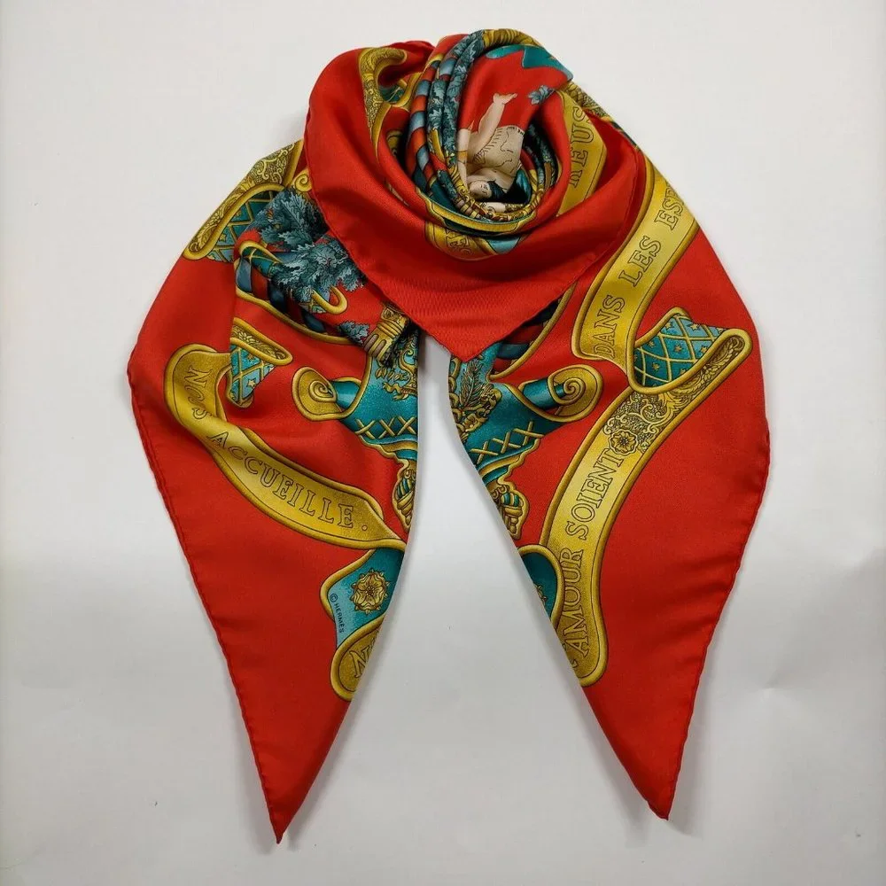 Authentic  Hermes scarf Carre 90 Reds Silk100% - Picture 2 of 10
